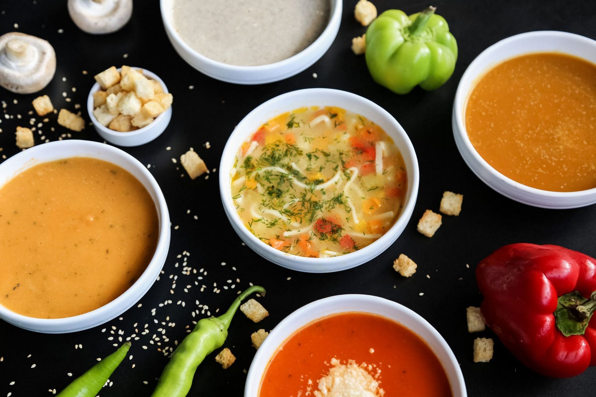 Healthy soups for weight loss (Image by stockking on Freepik)